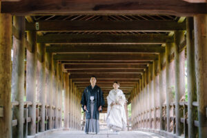 東福寺前撮り「通天橋でベージュの色掛下姿の新婦」