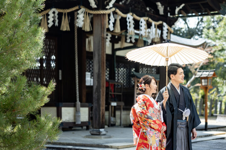 京都和装前撮りは新日吉神宮で楽しいフォトウェディング