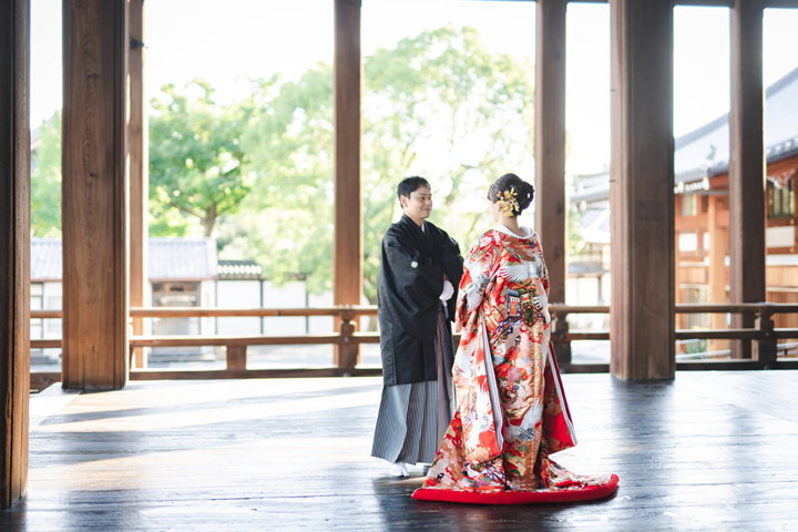 京都和装前撮りは西本願寺の回廊写真がきれい