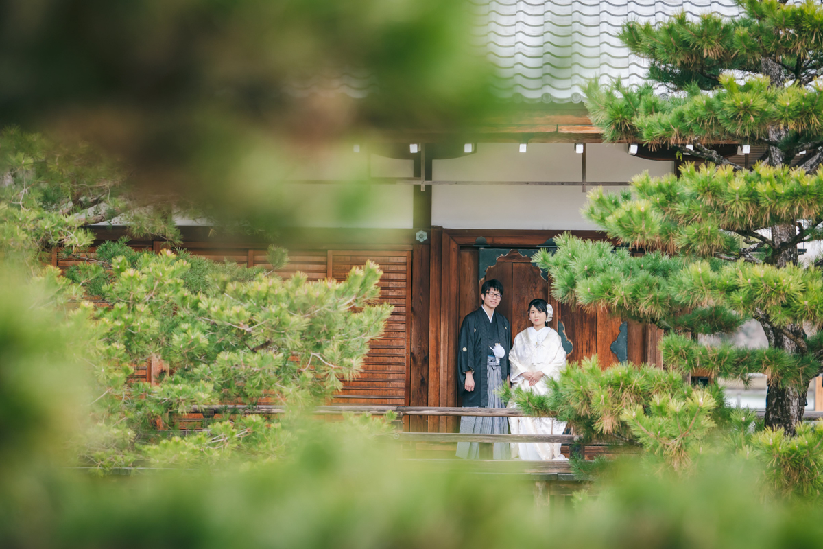 結婚式の和装フォトウェディング「松だらけの大覚寺」