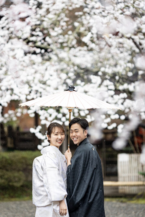 桜の京都和装前撮り・フォトウェディングは毘沙門堂が観光客が少ない