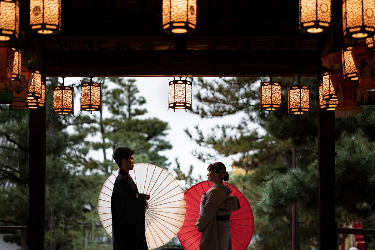 結婚式の和装フォトウェディング「萬福寺の灯篭にあかりをつけて」