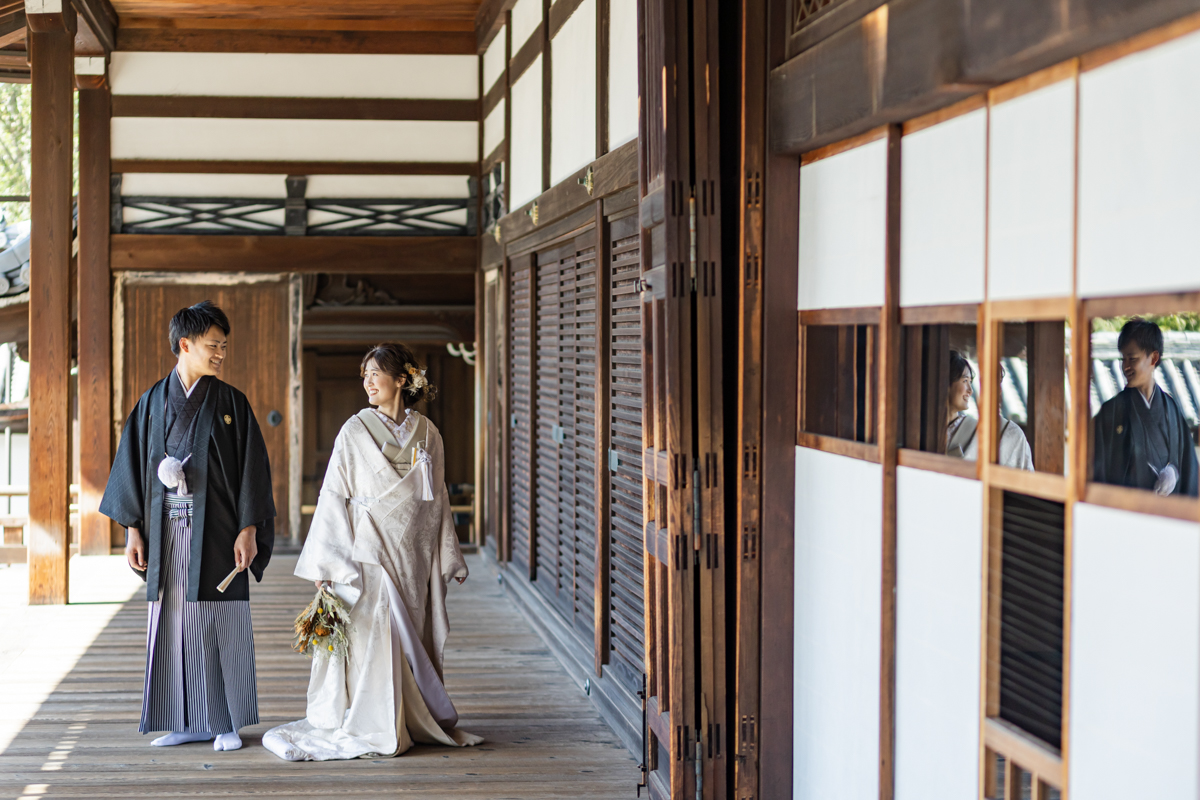 東福寺前撮り「本坊庭園で立ち姿の2人」