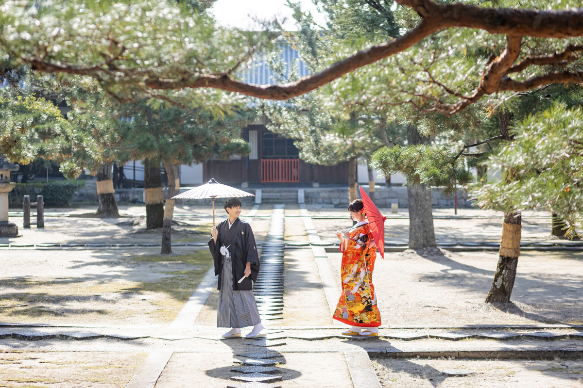 関西の萬福寺で色打掛を着て和装前撮り