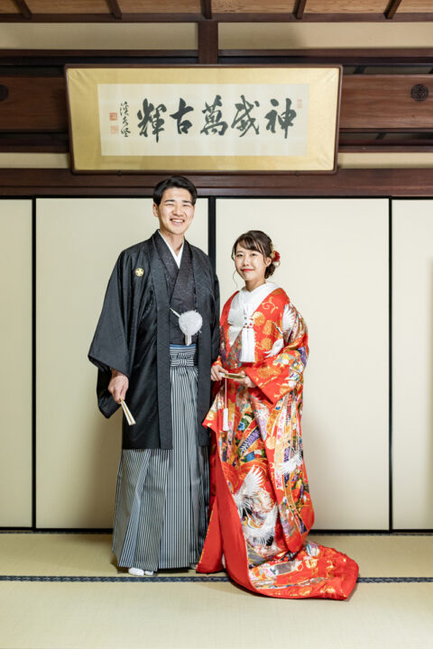 京都・新日吉神宮の和室で裾下ろしカット