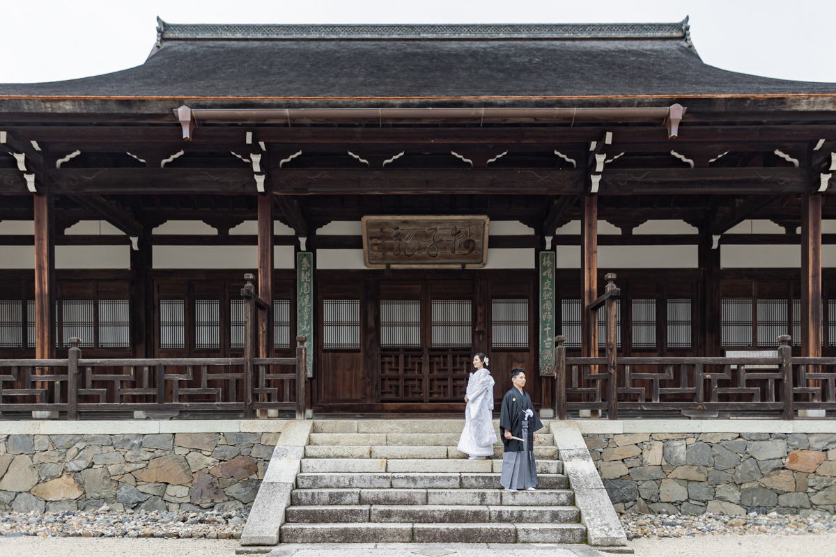 関西の萬福寺で白無垢を着て和装前撮り