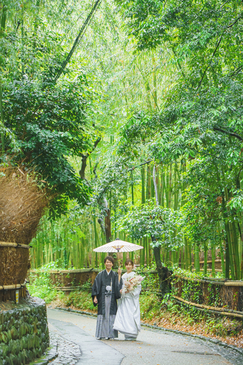 京都の和装前撮り・フォトウェディングのロケーションは嵐山の竹林が人気です