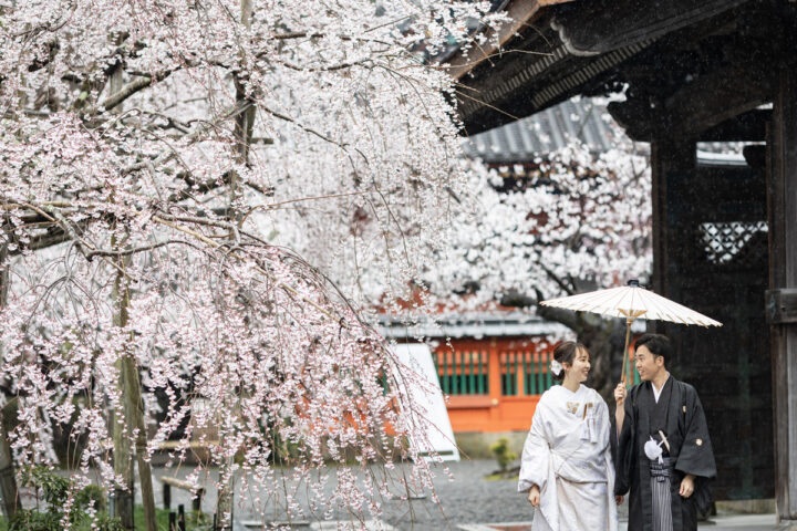 桜が見事な毘沙門堂で白無垢を着て京都和装前撮り・フォトウェディング