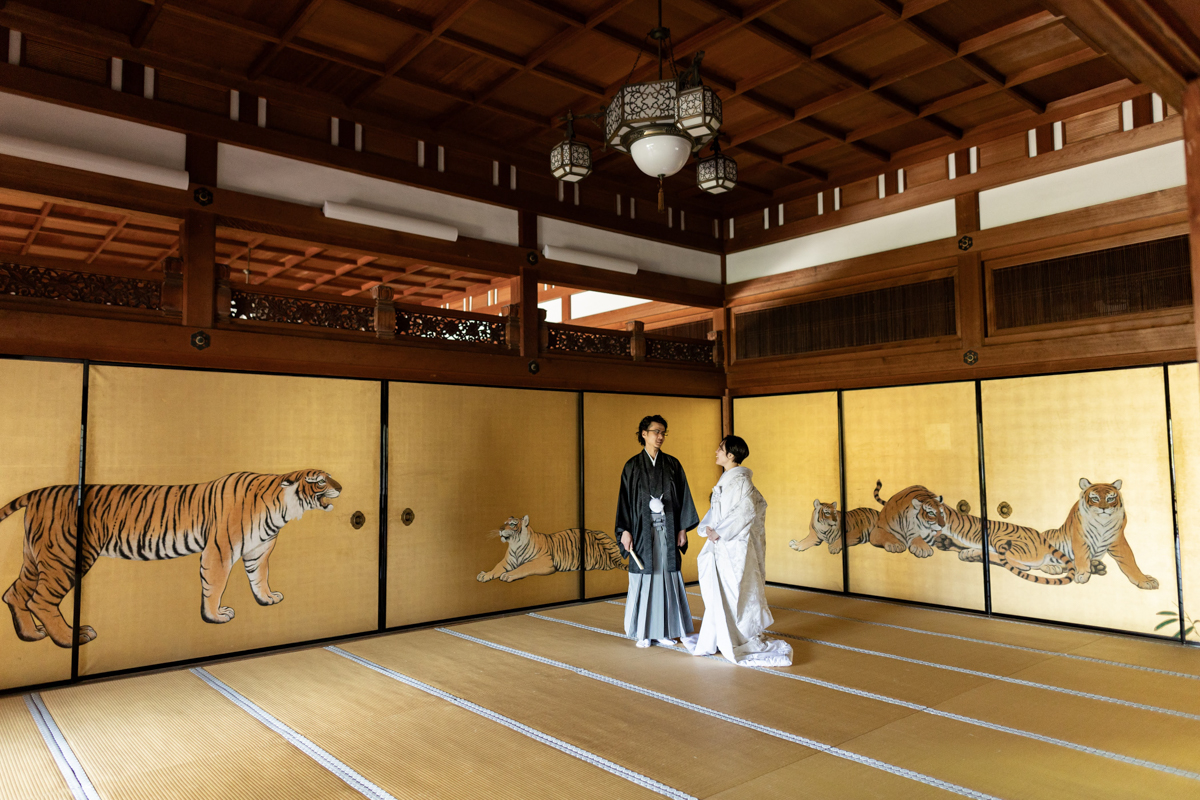 結婚式の和装ロケーション前撮り「金戒光明寺の虎の襖絵」
