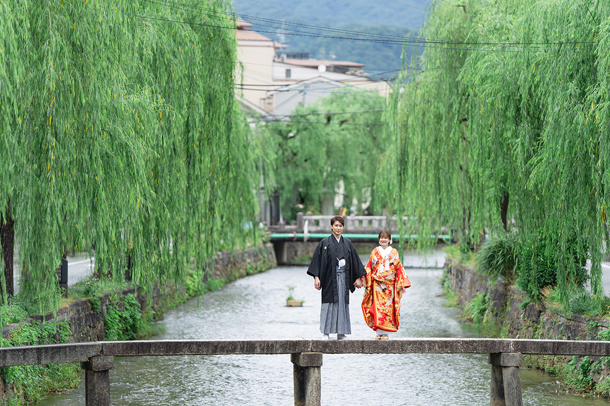初夏の京都和装前撮り・フォトウェディング「白川の一本橋の上で」