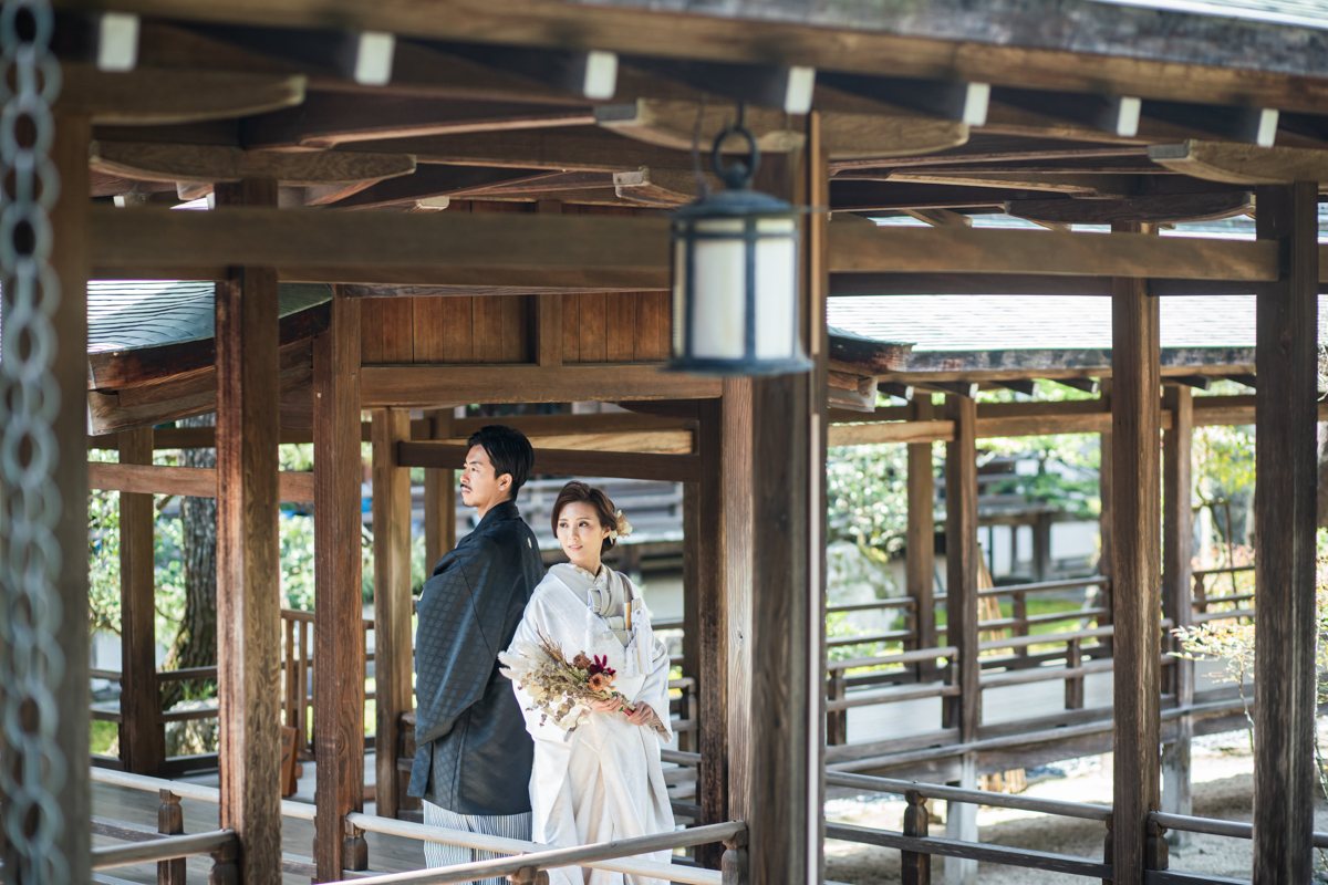 結婚式の和装フォトウェディング「人気の大覚寺の回廊」