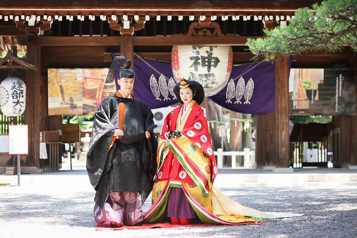 神社での十二単