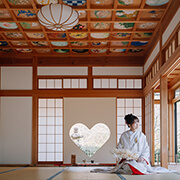 正寿院前撮りの猪目窓