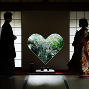 正寿院前撮りの和室でハートのシルエット